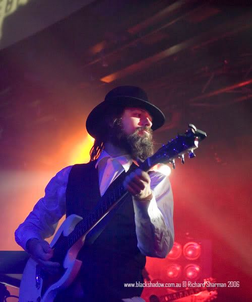 IMAGE: http://i29.photobucket.com/albums/c251/spindoctor66/lx03.jpg