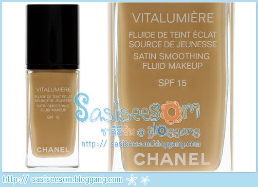 Review CHANEL Vitalumiere Satin Smoothing Fluid Makeup