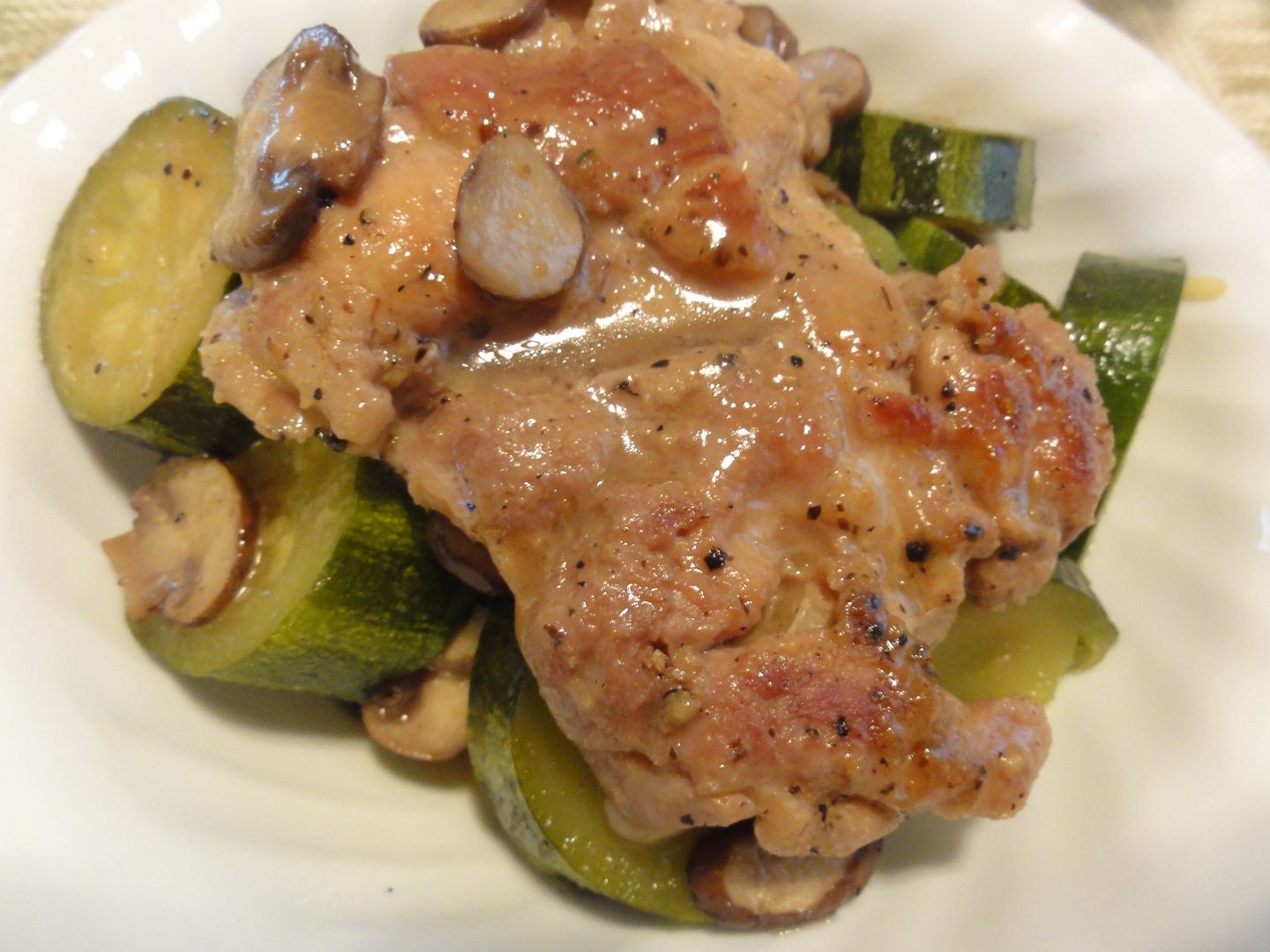 Cassie’s Ruminations » Blog Archive » Chicken, Zucchini, and Mushrooms in a White Wine Sauce