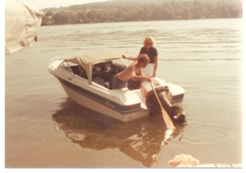 1976CrestlinerWanetaLake004.jpg