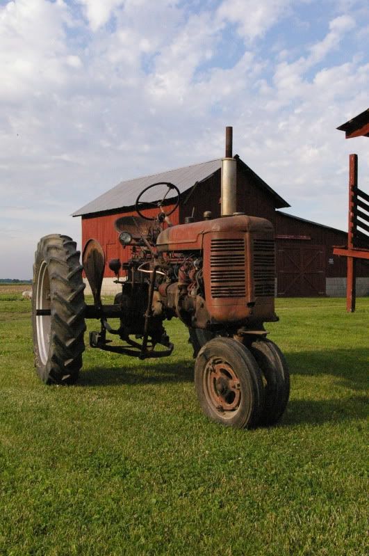 IMAGE: http://i29.photobucket.com/albums/c263/cubtime100/Farmall/IMGP0462.jpg