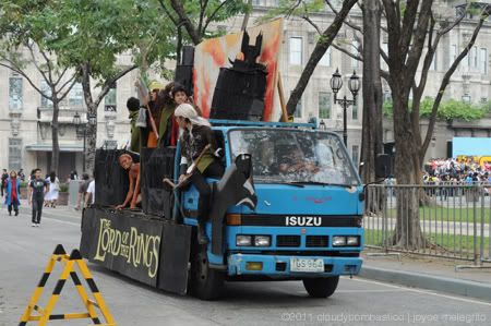 There's also a Lord of the Rings float, too. What do you think, guys? :D