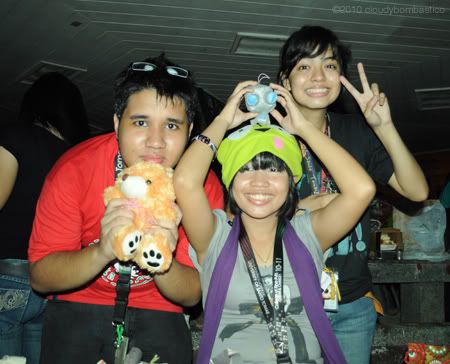 Then, a shot of Willyboy, Loli, and Yza finding happiness in cute things.