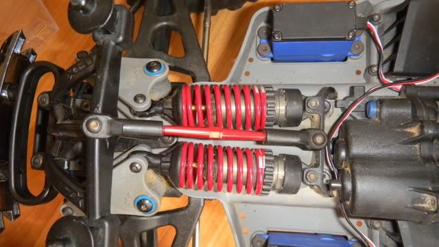 traxxas e revo chassis brace
