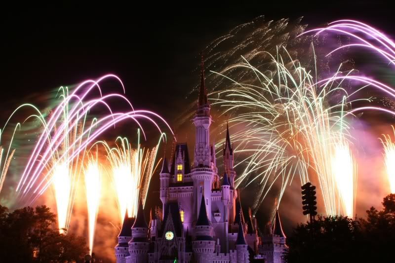 walt disney world castle fireworks. photographing Disney World