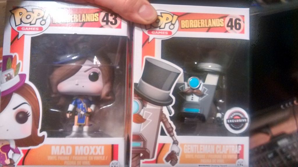 Pop! Vinyls Moxxi and Claptrap