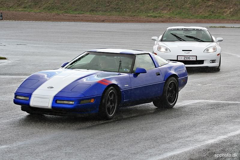 IMAGE: http://i29.photobucket.com/albums/c289/Ferosso/0053.jpg