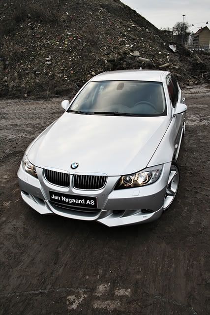 IMAGE: http://i29.photobucket.com/albums/c289/Ferosso/IMG_3807.jpg