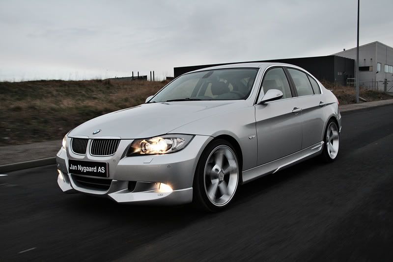 IMAGE: http://i29.photobucket.com/albums/c289/Ferosso/IMG_3968.jpg