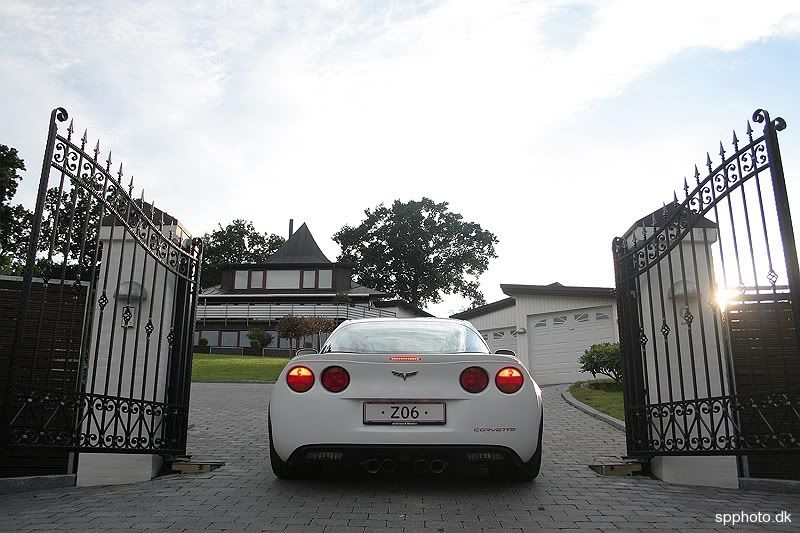 IMAGE: http://i29.photobucket.com/albums/c289/Ferosso/Ron%20Fellows/0006.jpg