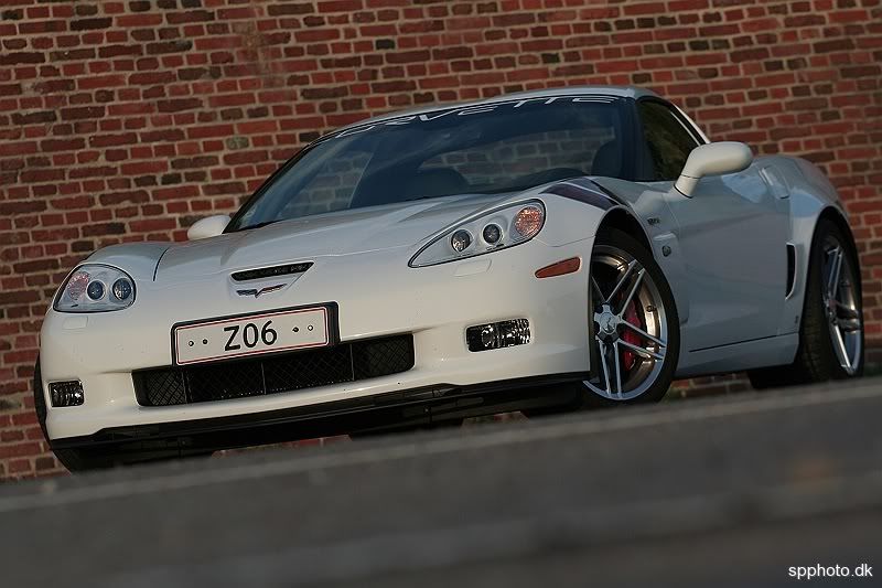 IMAGE: http://i29.photobucket.com/albums/c289/Ferosso/Ron%20Fellows/0008.jpg