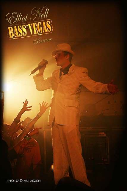 http://i29.photobucket.com/albums/c293/Dangerine/lio7.jpg