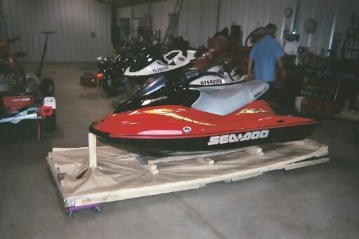 http://i29.photobucket.com/albums/c294/jkucz31/jetski0003.jpg