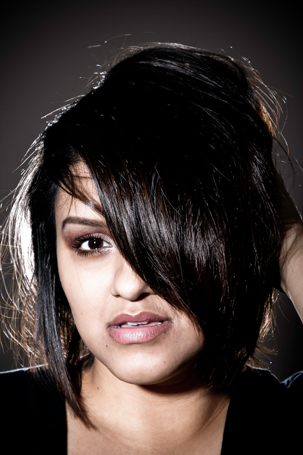 IMAGE: http://i29.photobucket.com/albums/c296/gcode2/Mileni3.png