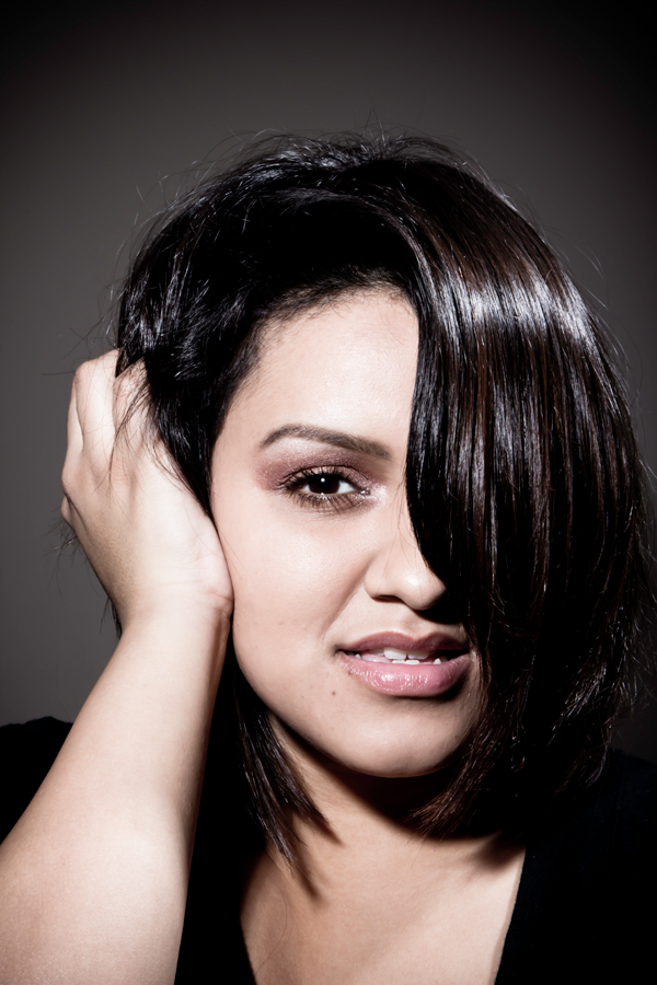 IMAGE: http://i29.photobucket.com/albums/c296/gcode2/Mileni5.png