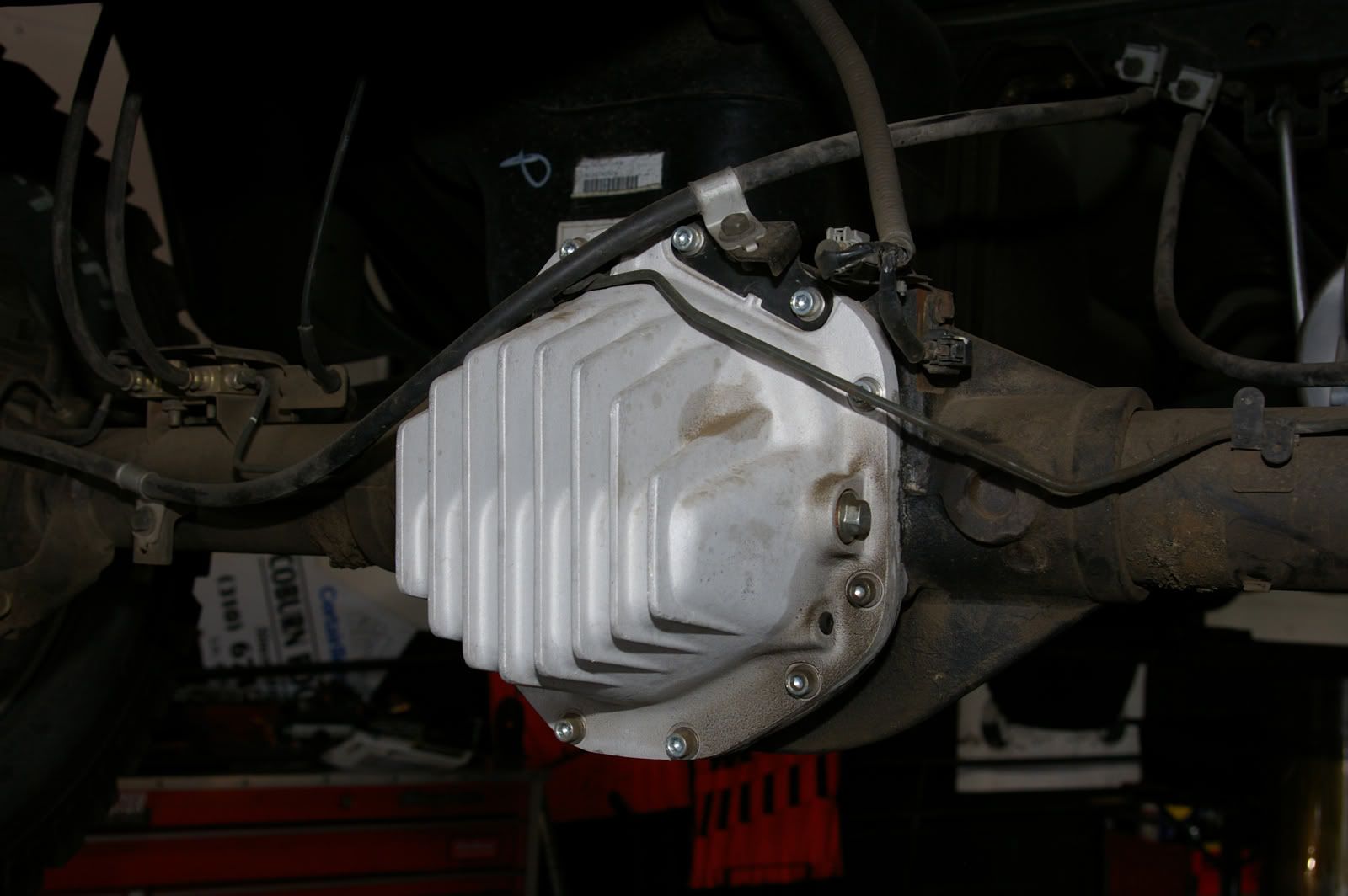 2004 Nissan titan differential cover #1